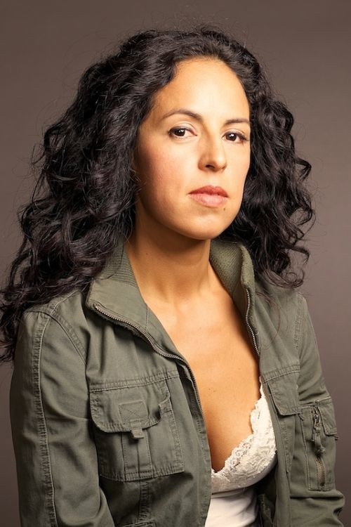 Erika Sabel Flores as Esperanza Quinto in Avenues