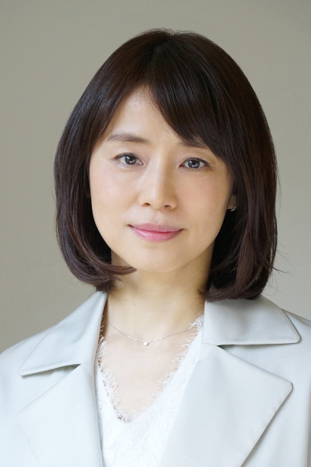 石田ゆり子 as Kurita Yuko in 美味しんぼ