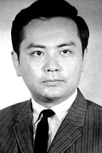 胡金銓 as Shen's Son in When the Peach Blossoms Bloom