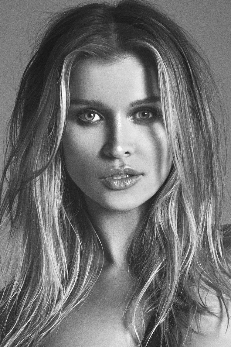 Joanna Krupa as Ginger in Six Days in Paradise