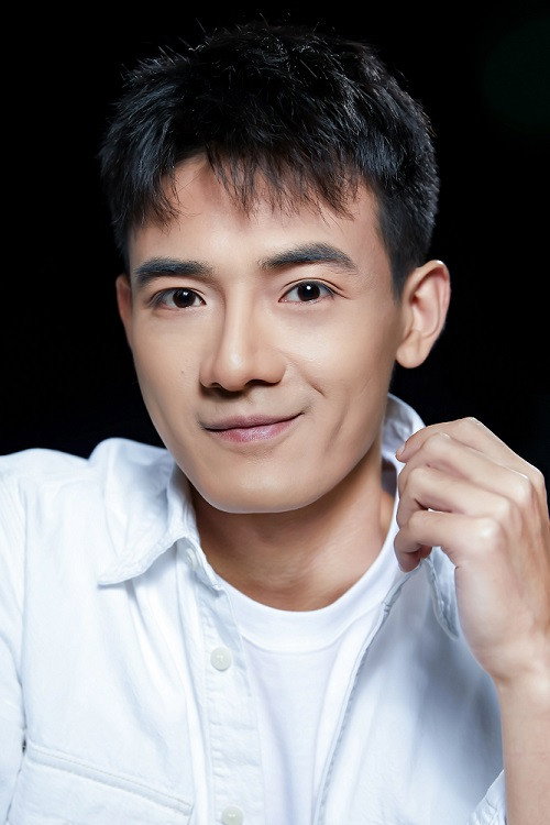 Jing Le as Ma Ming Jin in Swinging Blossom