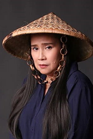 Liz Alindogan as Liz in Mga Paru-Parong Buking