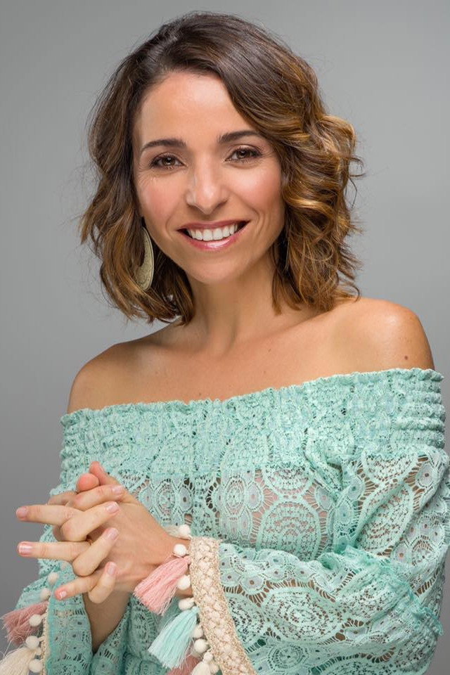 Anabela as Various characters in Sabado à Noite