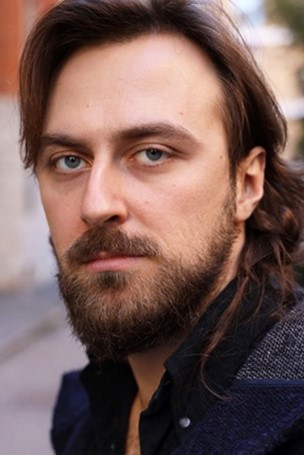 Luca Di Martino as Tiziano in Arte