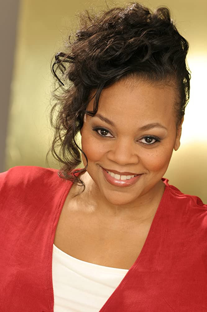 Tonye Patano as Ms. Robinson in The Savages