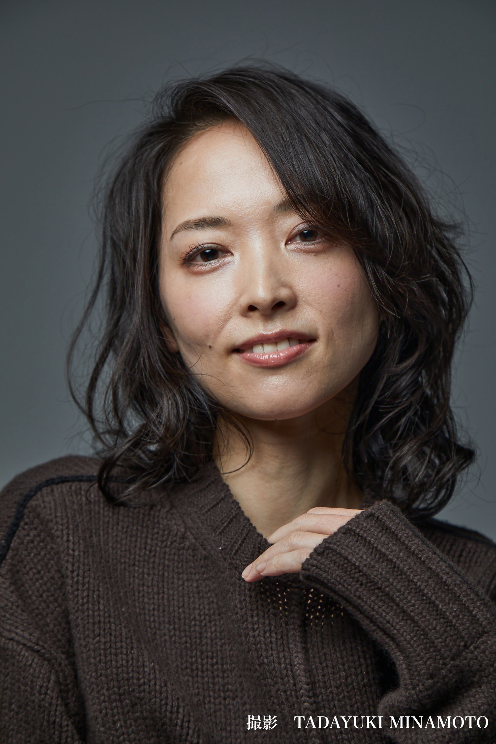 高野志穂 as Kasumi Shiina in Principal Examination