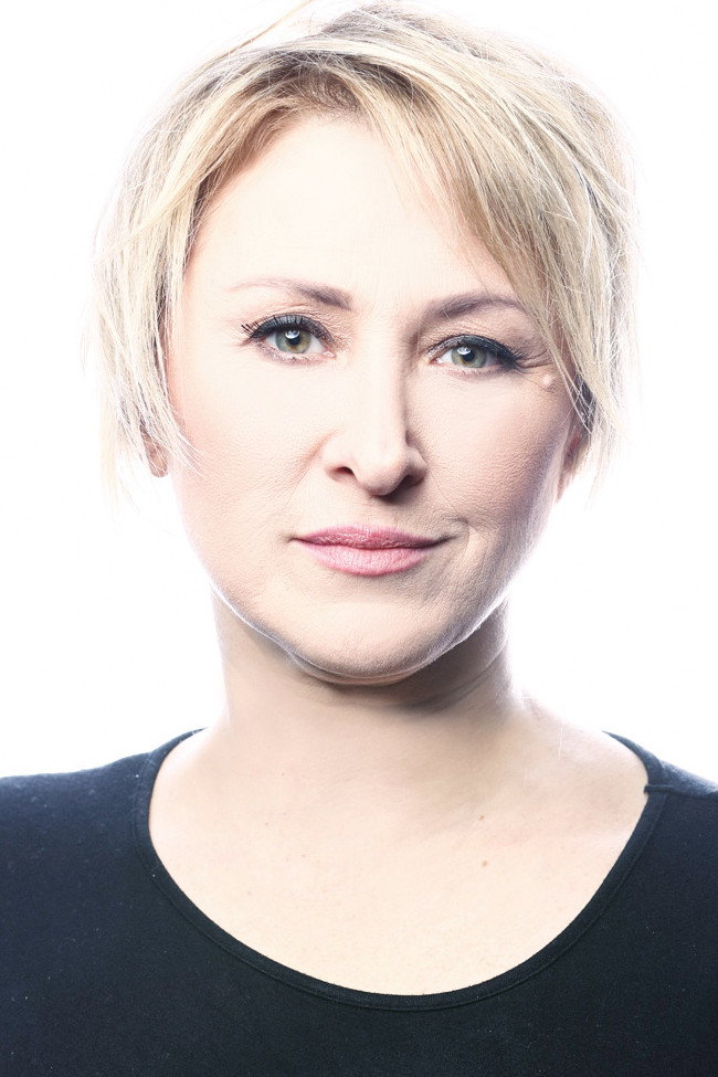 Romina Özipekçi as Nermin in Kaçak Gelinler