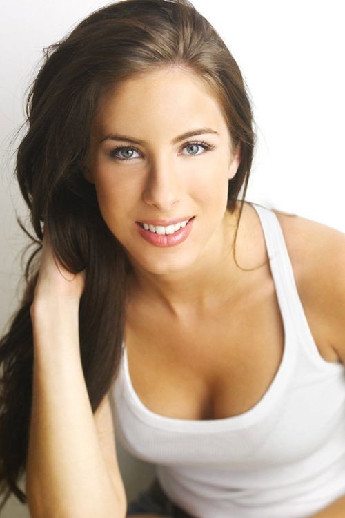 Claire Cavalheiro as Ashley in Romance Language