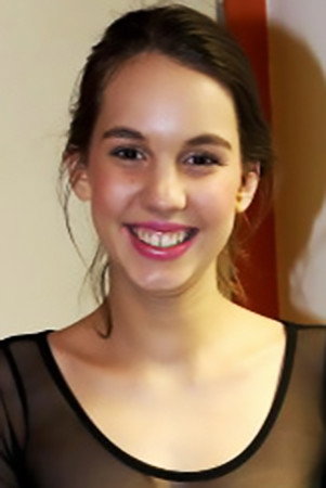Michaela Tomešová as Karin in Jak se moří revizoři