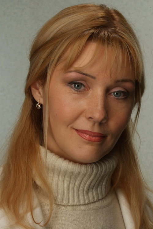 Anna Tikhonova as Жанна Фролова, продавец в универмаге in How Dark the Nights Are on the Black Sea