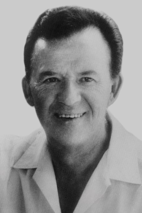 Wendell Niles as Wendell Niles in The Hitch-Hiker