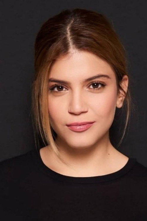 Feyza Civelek as Damla Akar in Bir Umut Yeter
