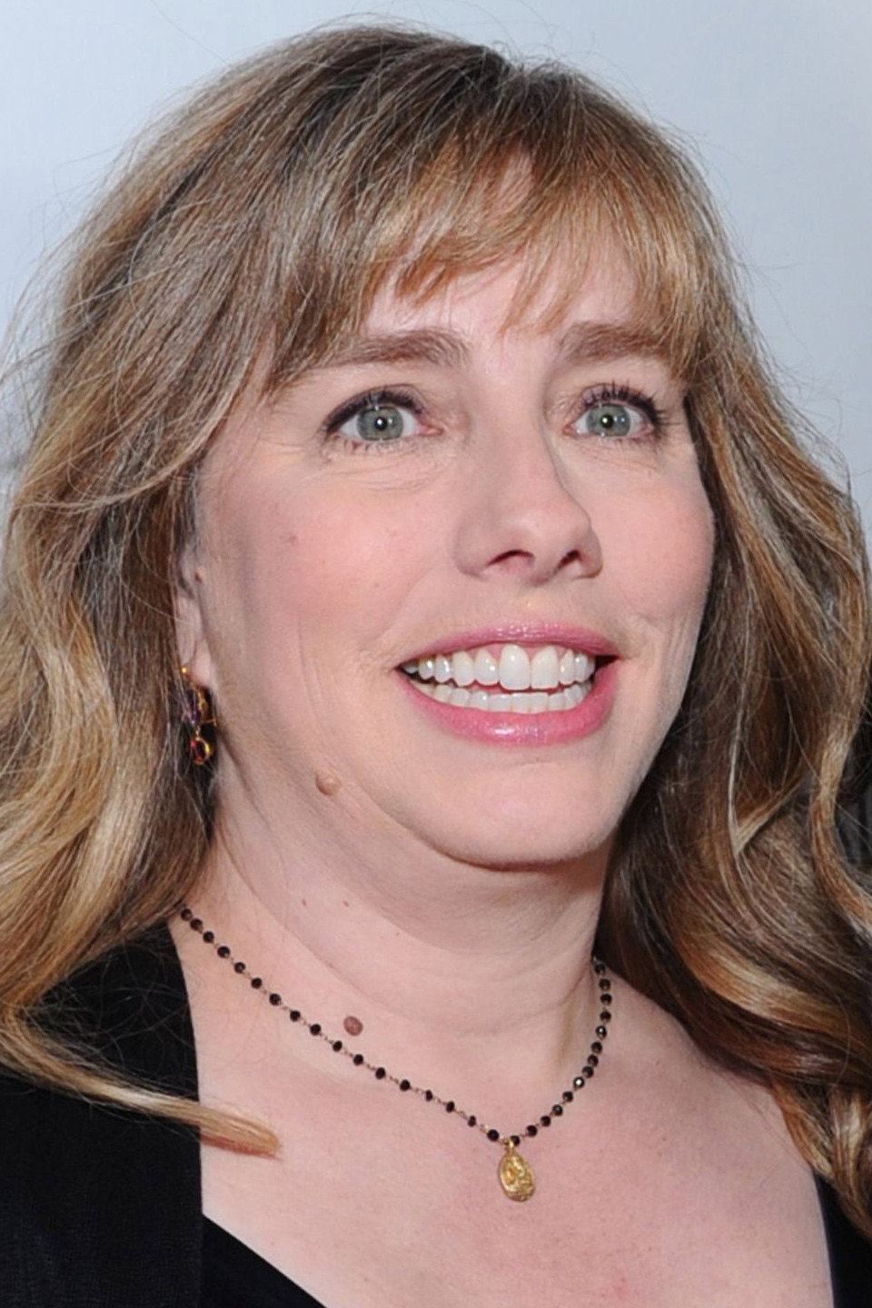 Lisa Roberts Gillan as Linda in Ten Benny