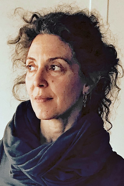 Carmela Marner as Princess Vera in Puss in Boots