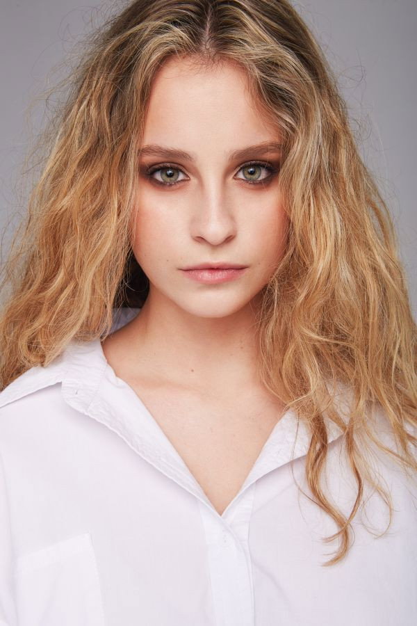 Sara Jiménez as Miriam Díez in Terror.app