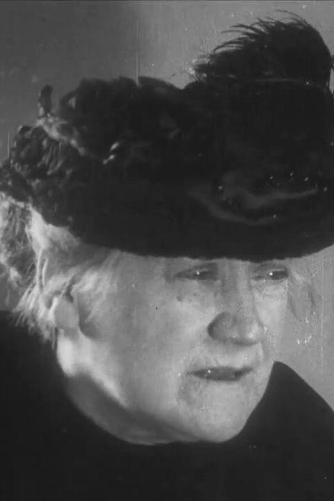 Irma Perrot as Sylvia Caporale in The Late Mathias Pascal