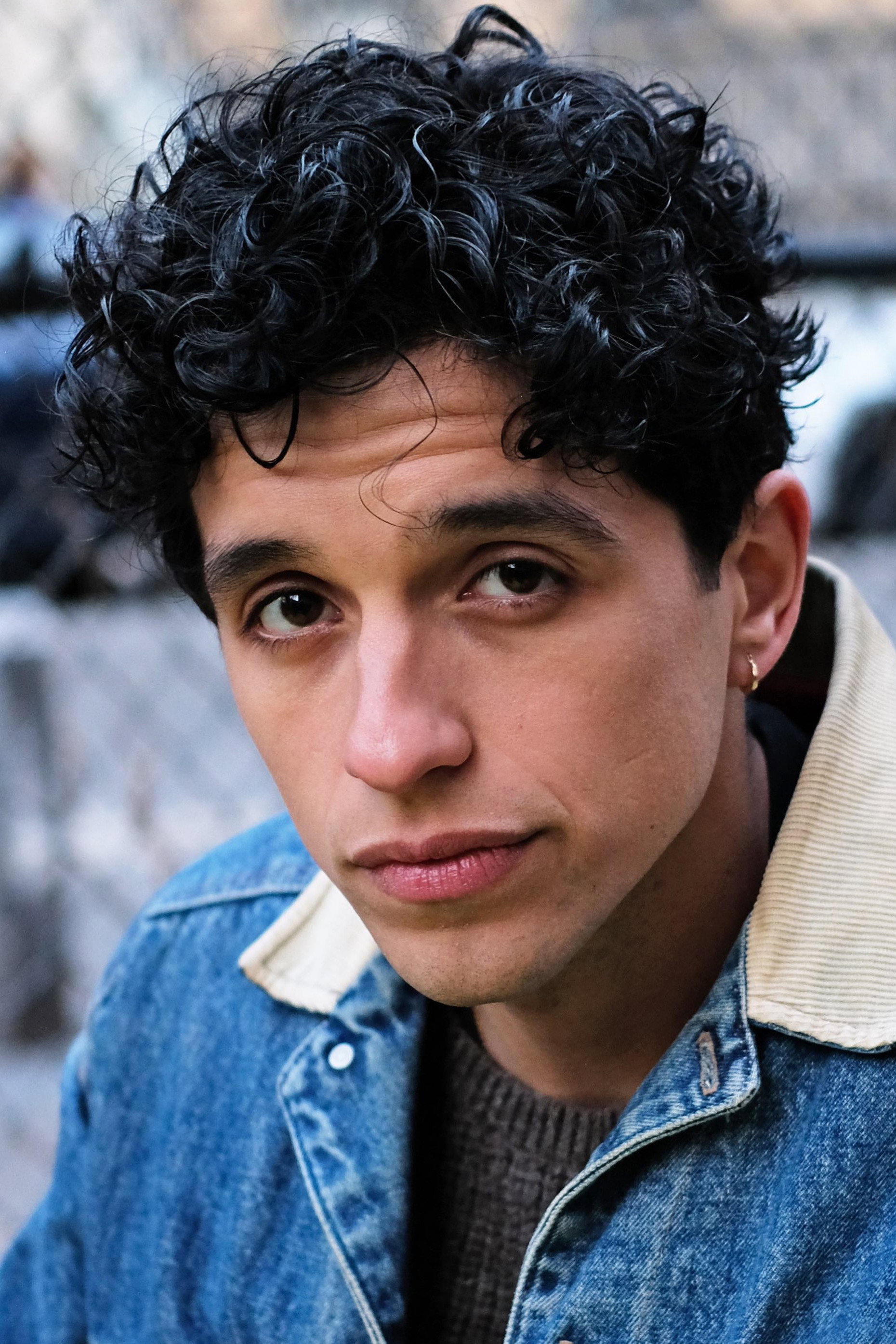 Sebastian Chacon as Warren Rojas in Daisy Jones And the Six