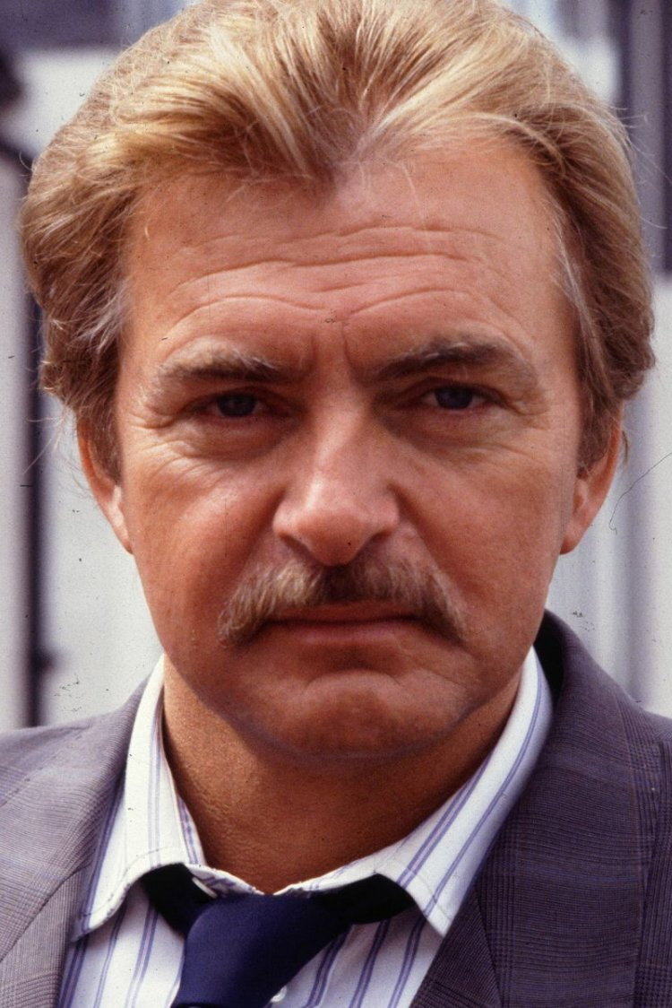 Tony Scannell as Harry Payne in Evil Never Dies