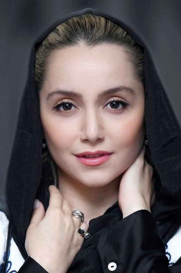 Nazanin Bayati as Maryam in Departure