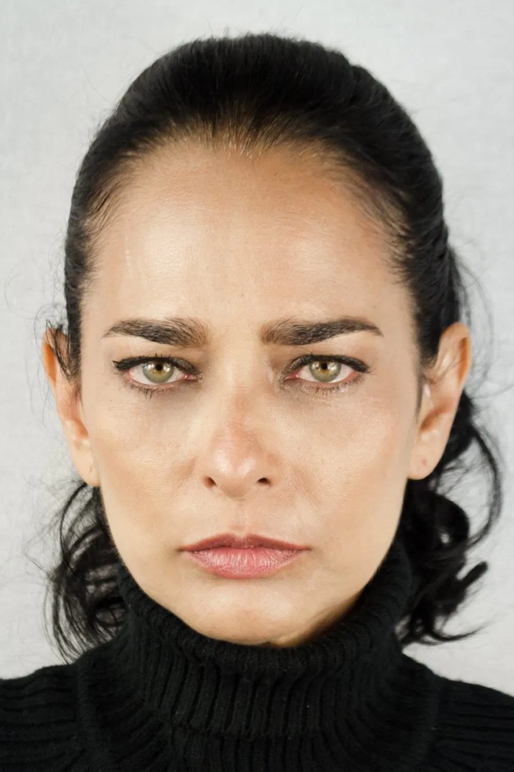 Jacqueline Arenal as Mayoli "Yoli" González/ Ángela González de Reyes † (Flashback) in Los Reyes