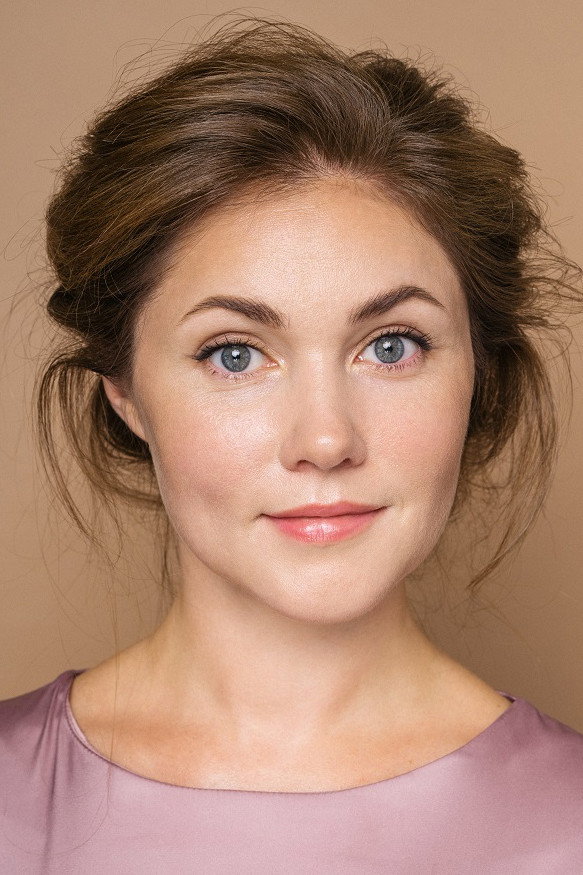Анастасия Федоркова as Sveta in Inadequate People