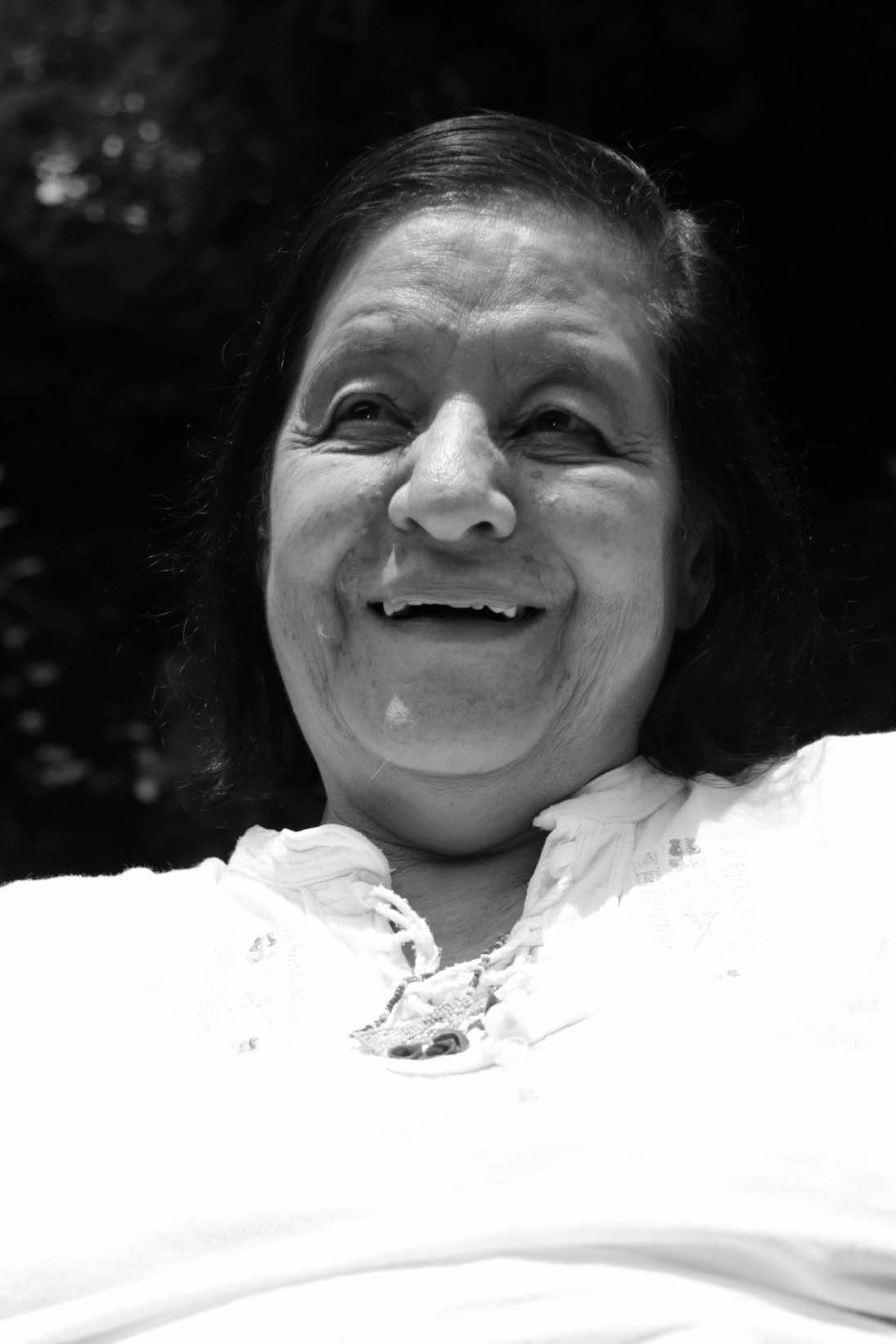 Marta Rodríguez as Self in Claves, 3: Small mother country, great mother country