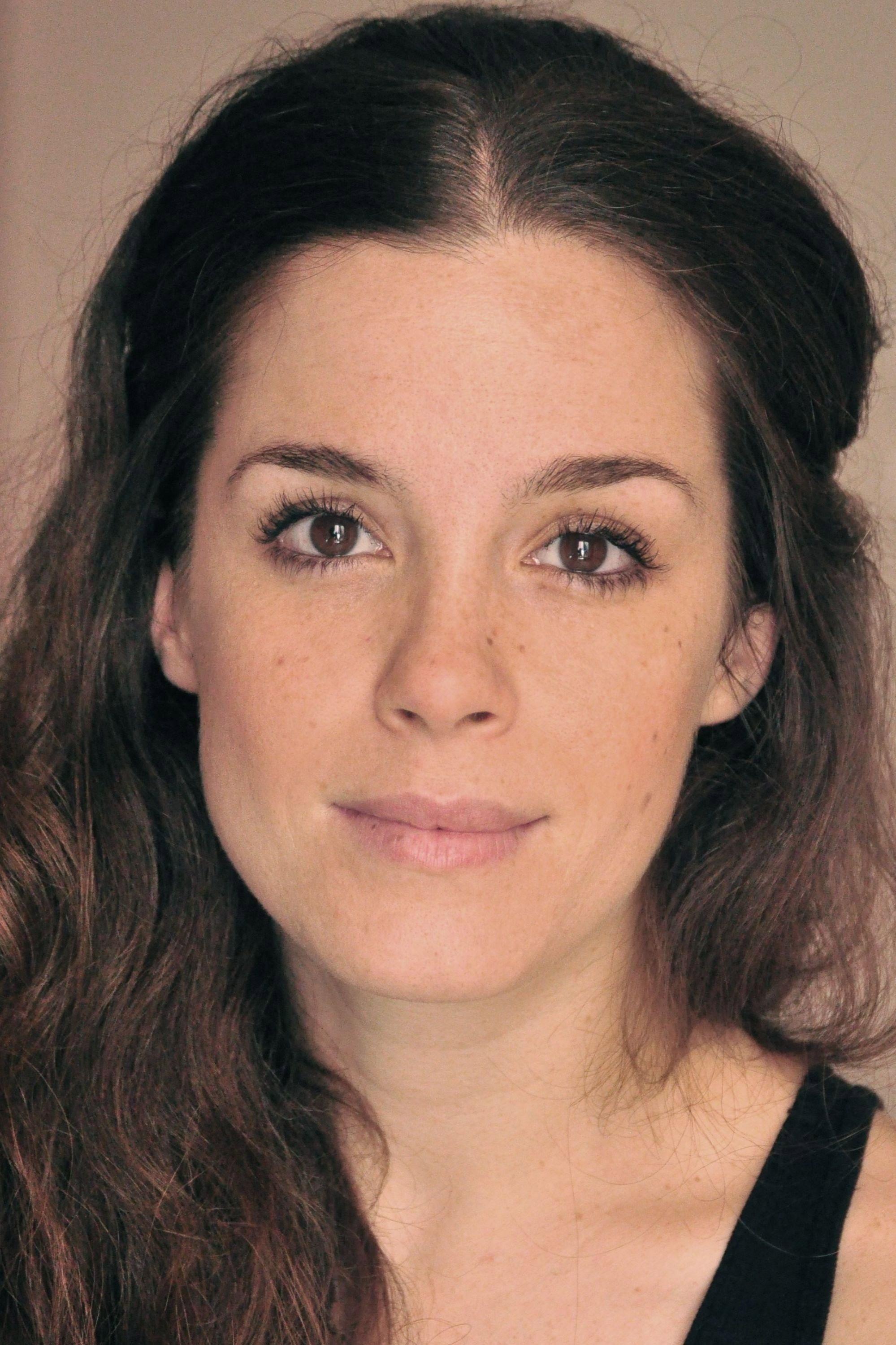 Núria Gago as Helena in Noviembre