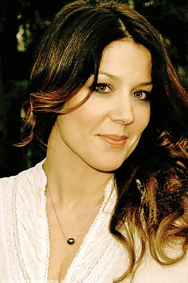 Manuela Grippi as Antonella in The Man on the Road