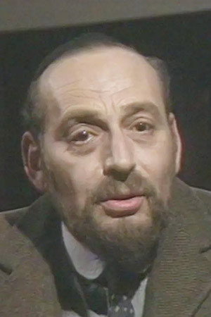 Gabor Vernon as Red Scharlach in Spiderweb