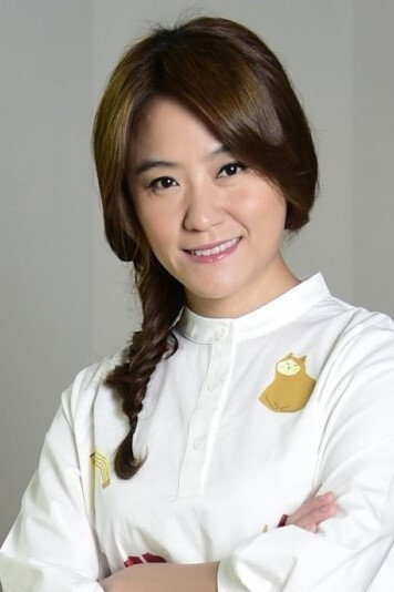 海裕芬 as Maggie in More Than Blue
