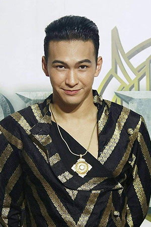 Philip Thinroj as Sin in 4Freaks 4Fam