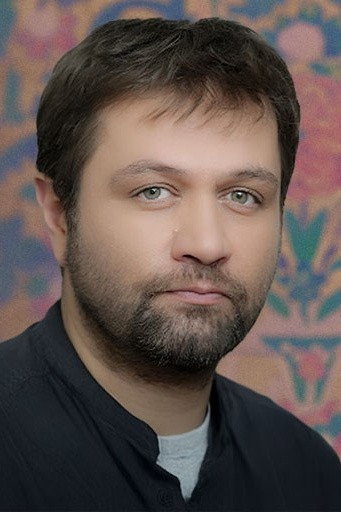 Mazdak Mirabedini as Peiman in Over There