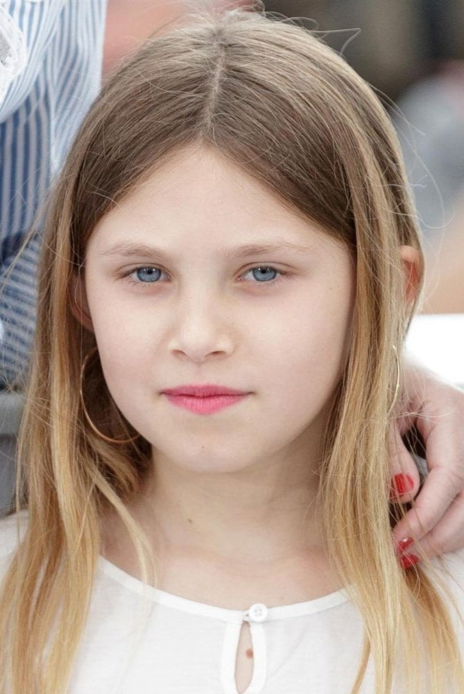 Ayline Etaix as Elli in Angel Face