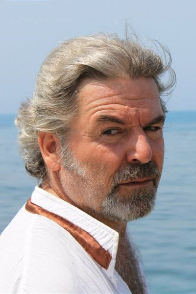 Gëzim Rudi as Marian in Das Meer ist der Himmel