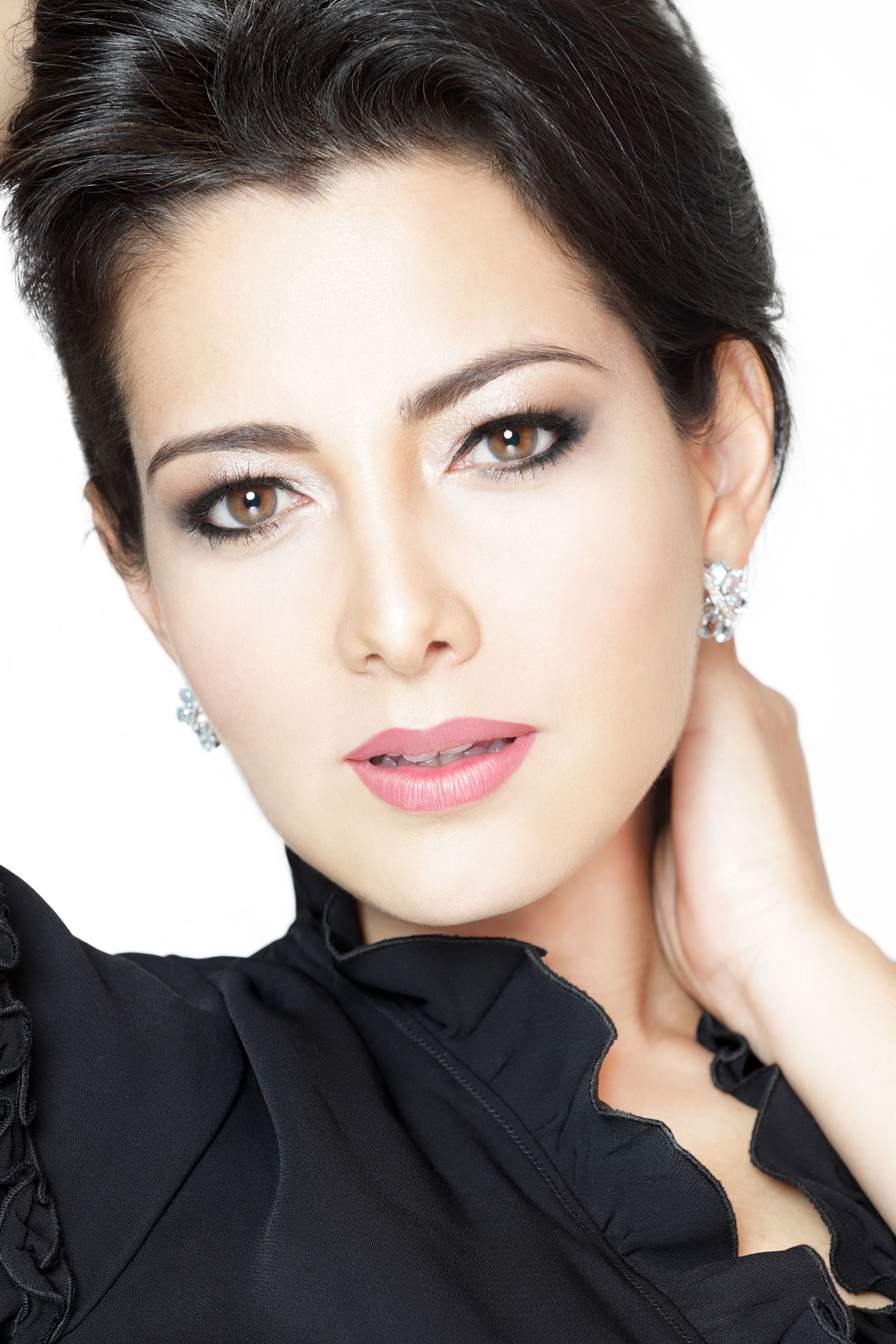 Gina Faarup Cochez as Mariana in Everybody Changes