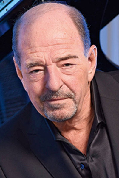 Ralph Siegel as Self in Schlagerland