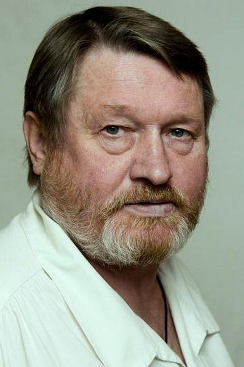 Александр Завьялов as Ларивон in Hop: The Fortress
