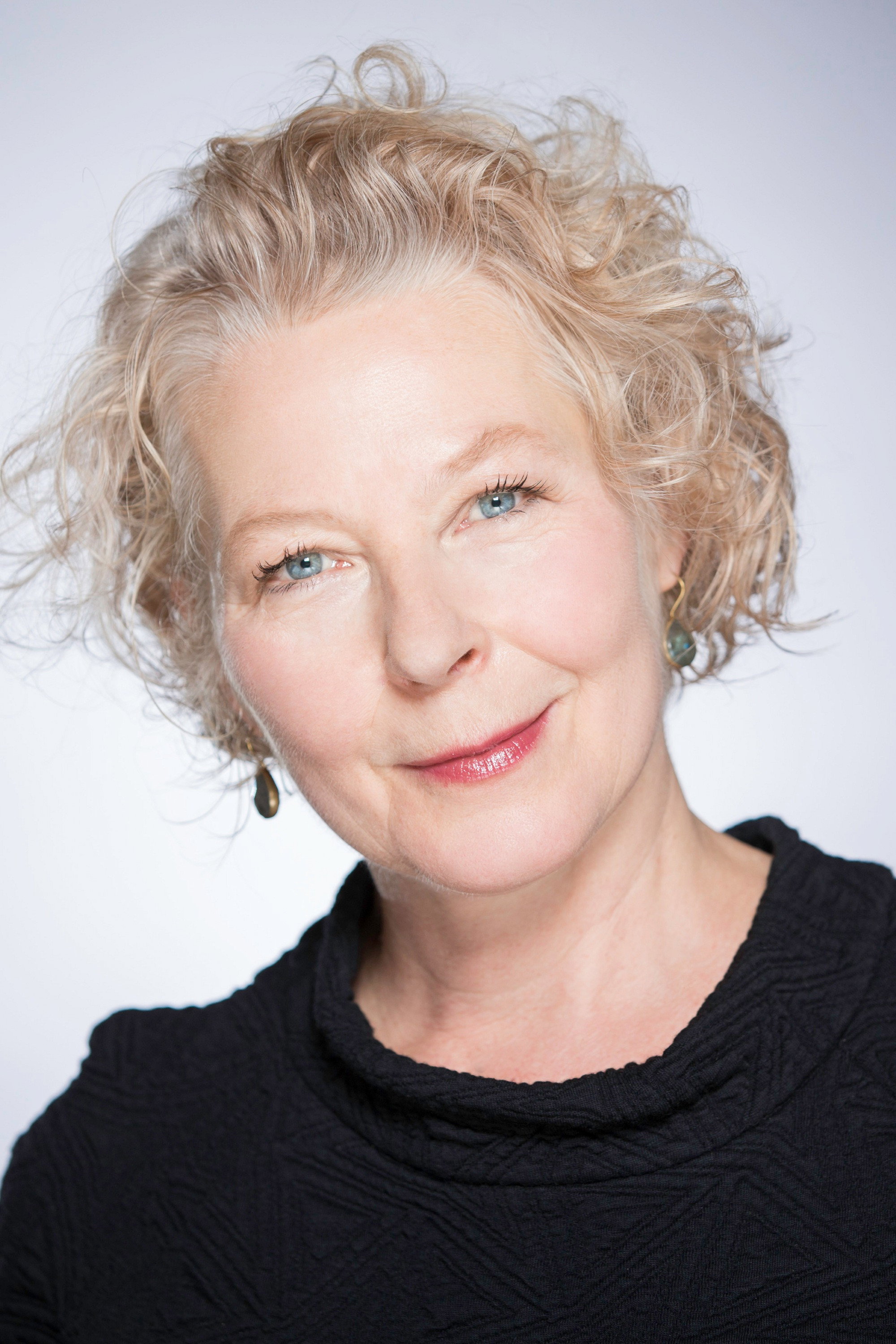 Stella Gonet as Beatrice Eliott in The House of Eliott