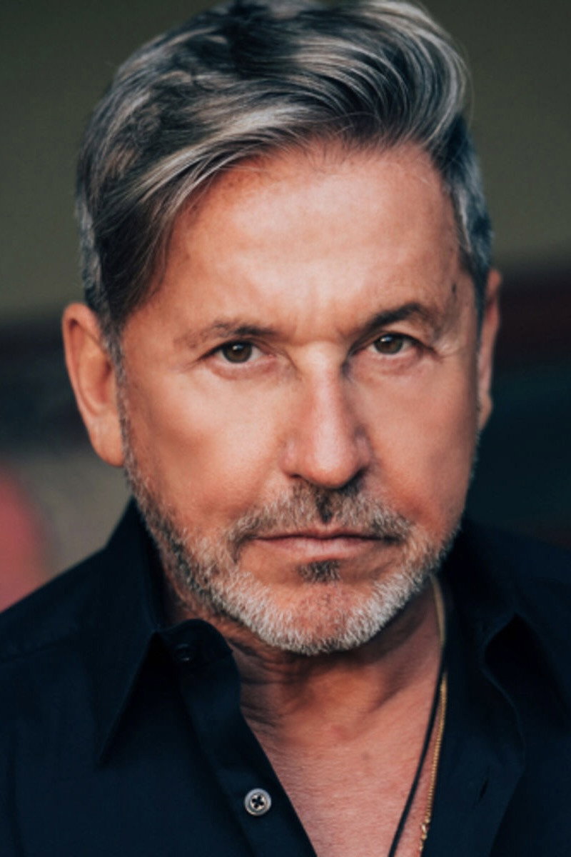 Ricardo Montaner as Juez in Reyes de la Canción