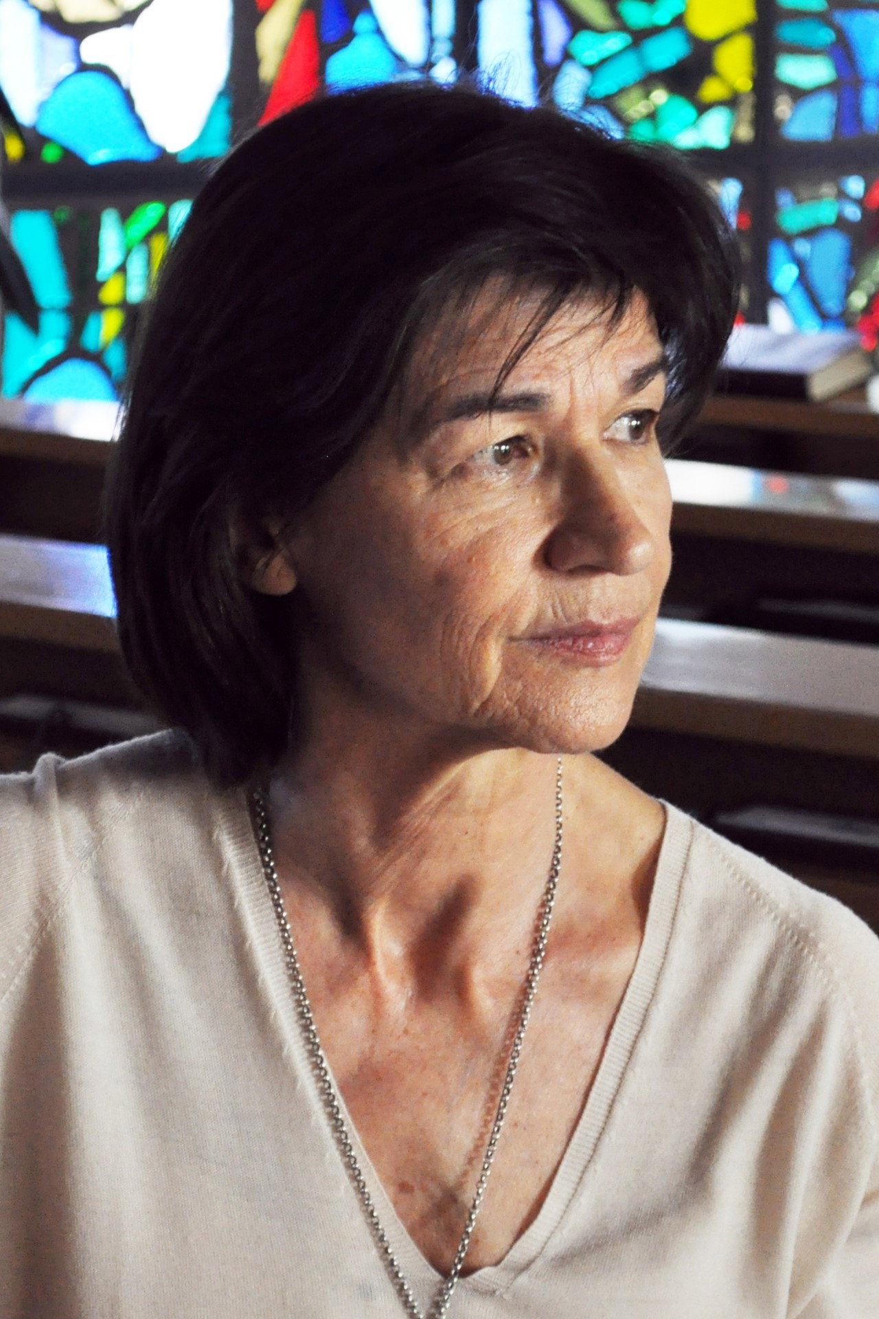 Krista Posch as Beate Claudius in Zugriff
