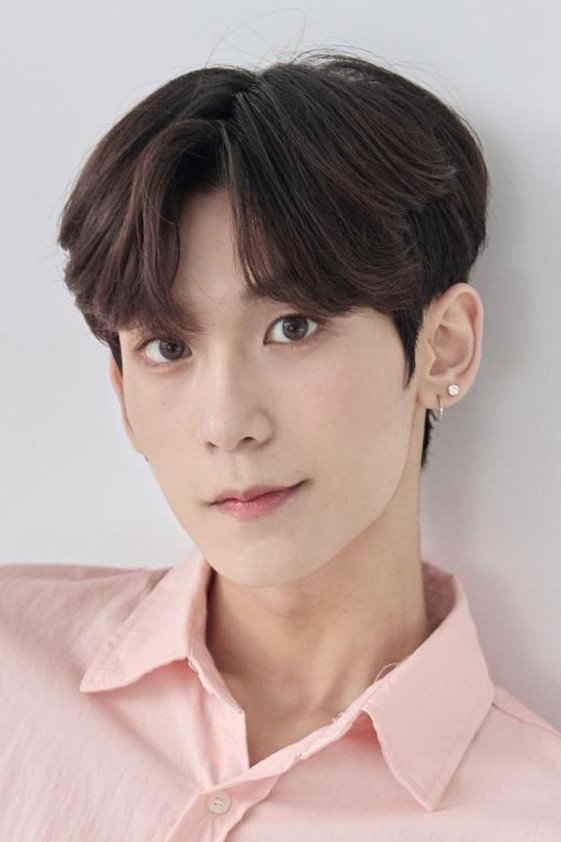 Fu Chun-chieh as Self in Love Casting