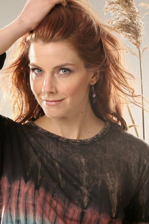 Lisa Landino as Eleanor in Scorpions & Frogs