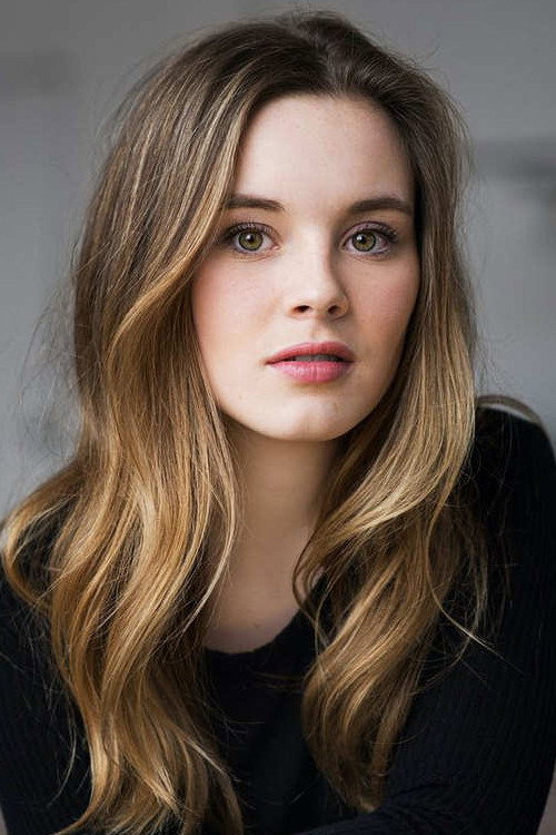 Camille Felton as Stéphanie Maher in Feux