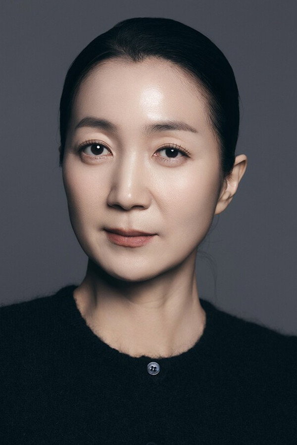 김주령 as Jin So-jeong in Revenge of Others