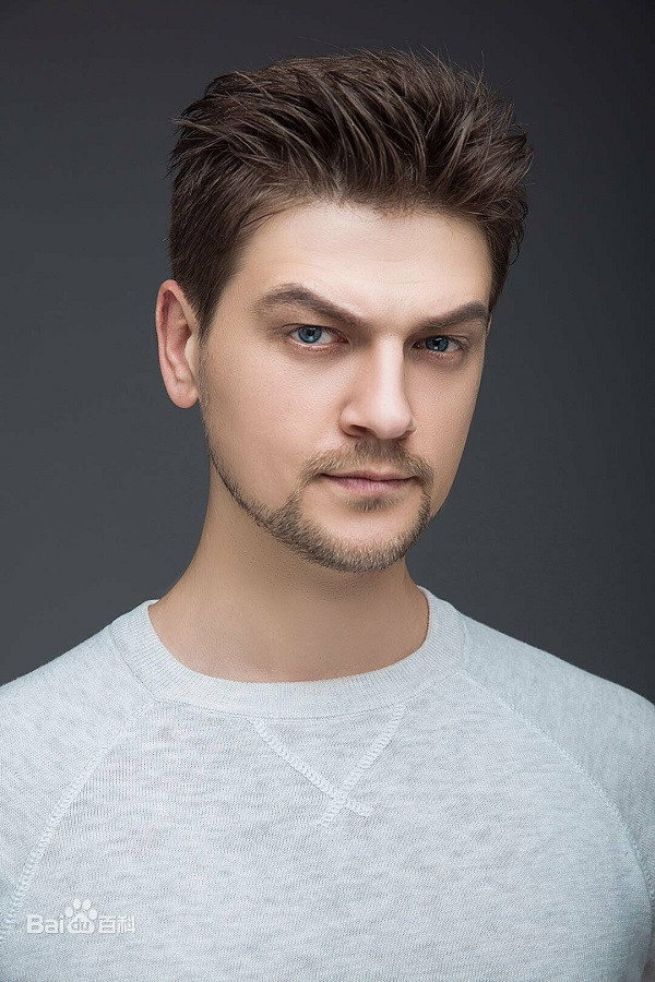 Dmitriy Shcherbynsky as Doctor in 跑马场