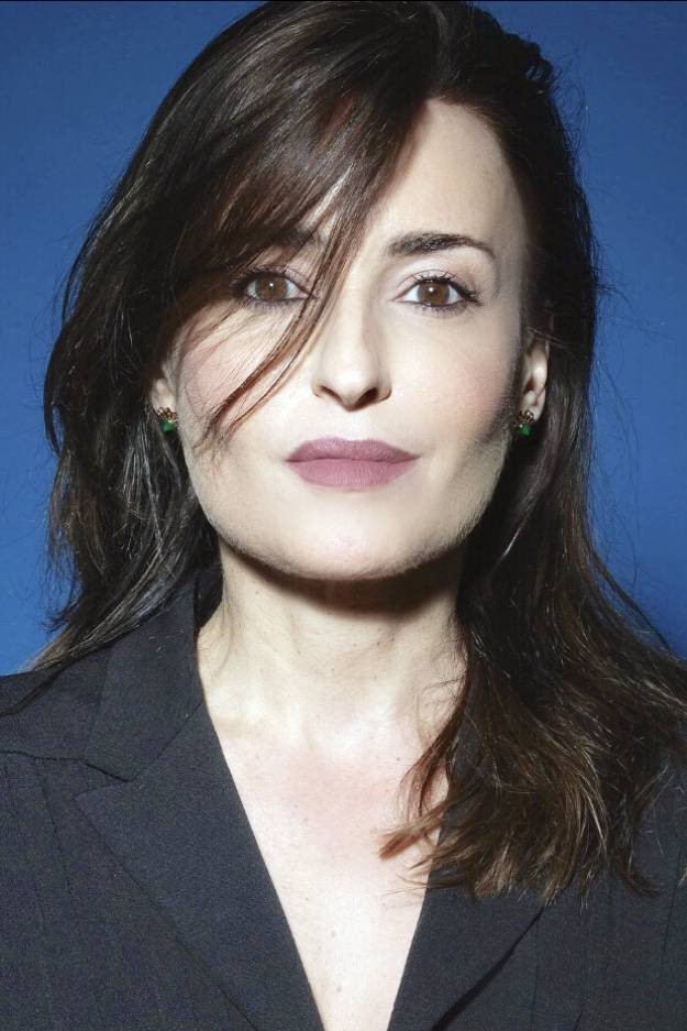 Mia Benedetta as Bianca in Se devo essere sincera