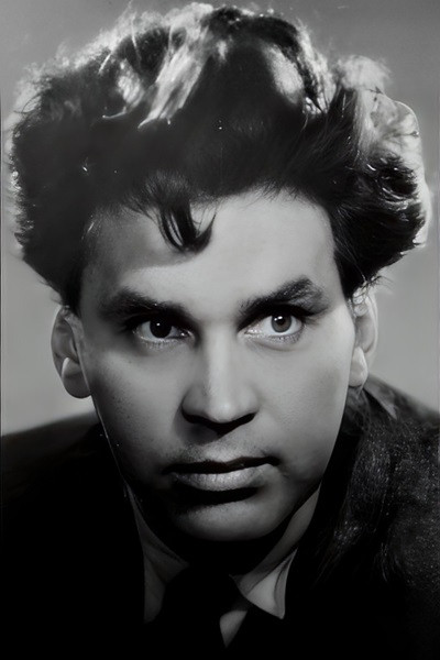 Пётр Омельченко as Andrey in Shine, My Star
