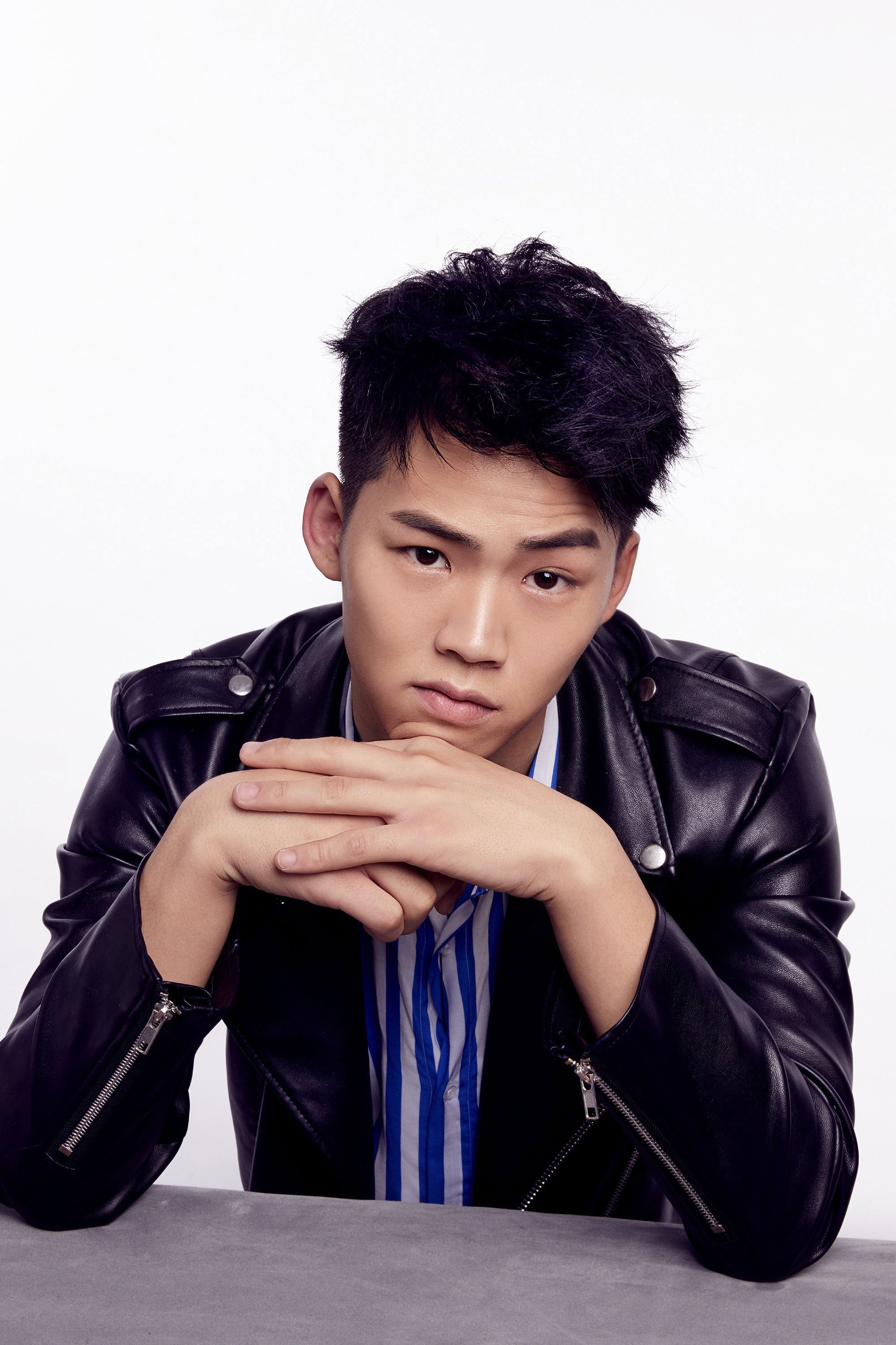 陈永胜 as Xia Sheng in Playing Go