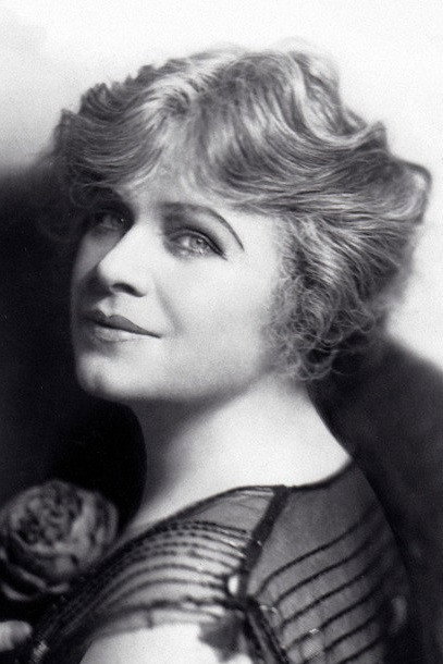 Daisy Belmore as The Witch in The Seven Swans