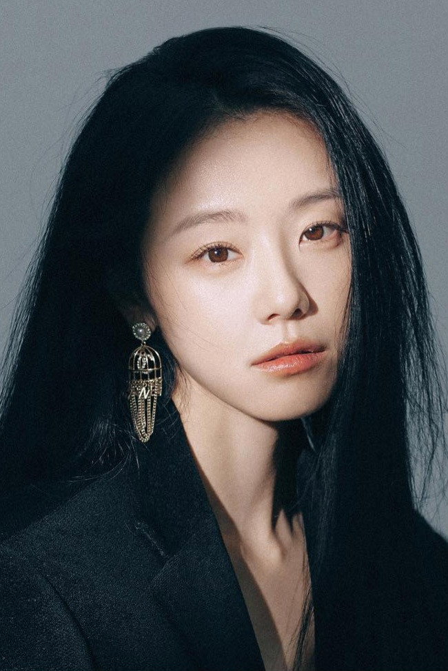 이시원 as Oh Young-Chae in My Son-In-Law's Woman